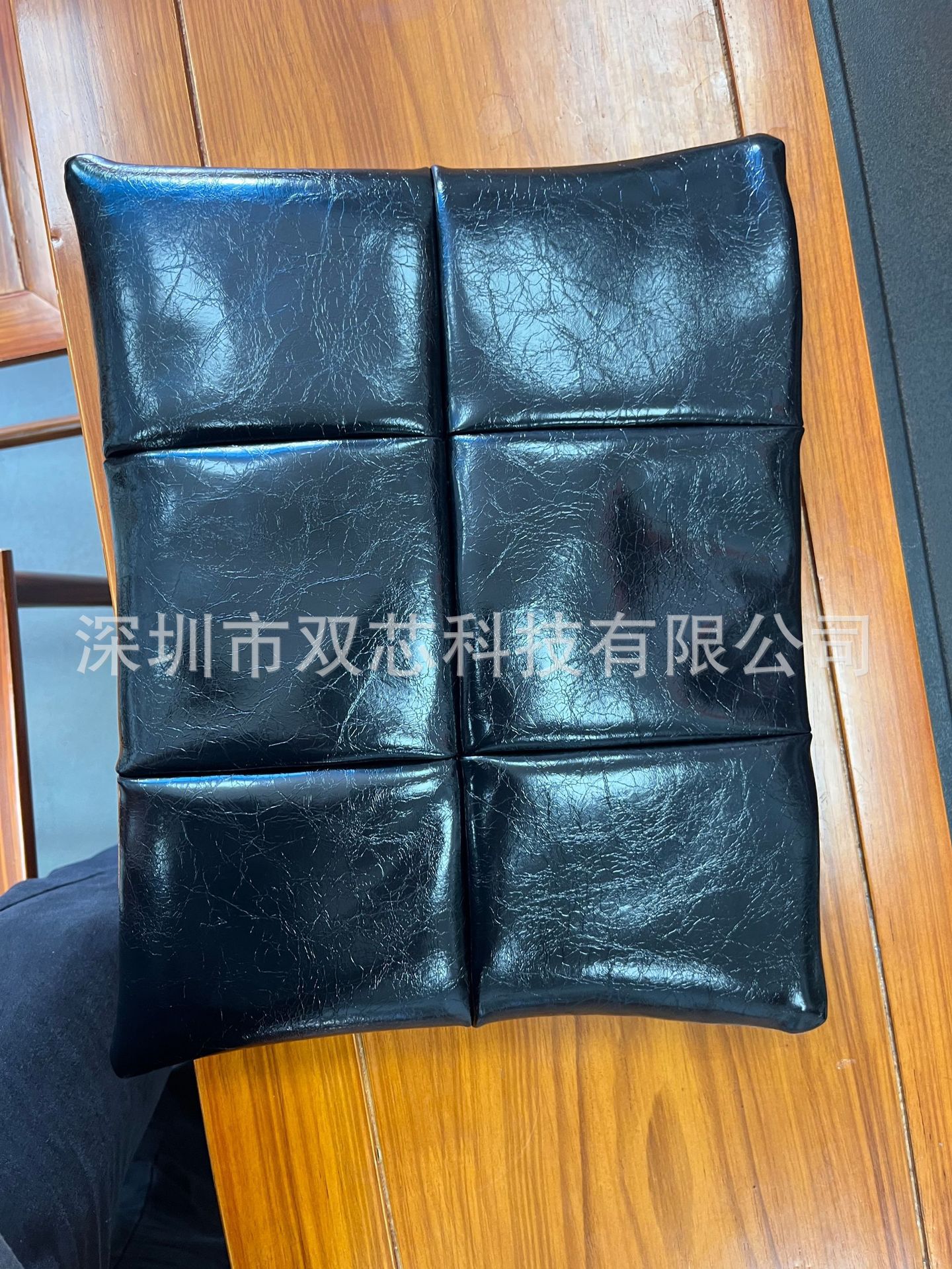 New laptop sleeve with magnetic closure - compatible with 14inch laptops