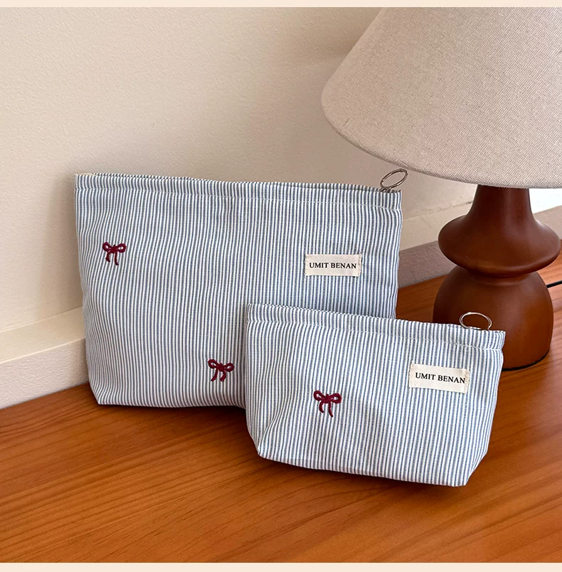 Cosmetic bag women's 2026 new arrival large capacity portable small cosmetics bag travel liner bag large capacity lipstick toiletry bag