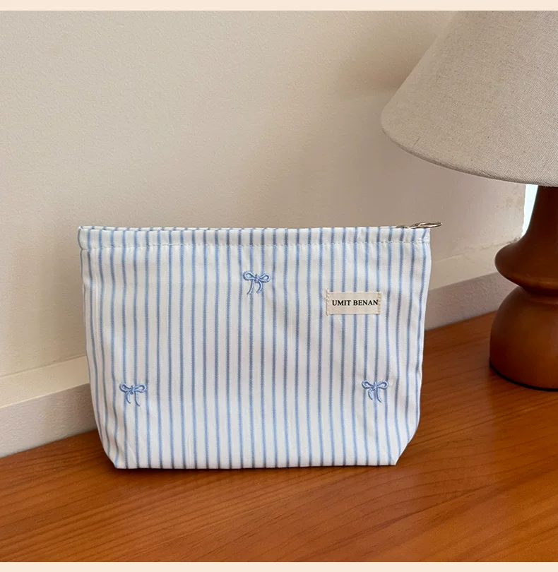 Cosmetic bag women's 2026 new arrival large capacity portable small cosmetics bag travel liner bag large capacity lipstick toiletry bag