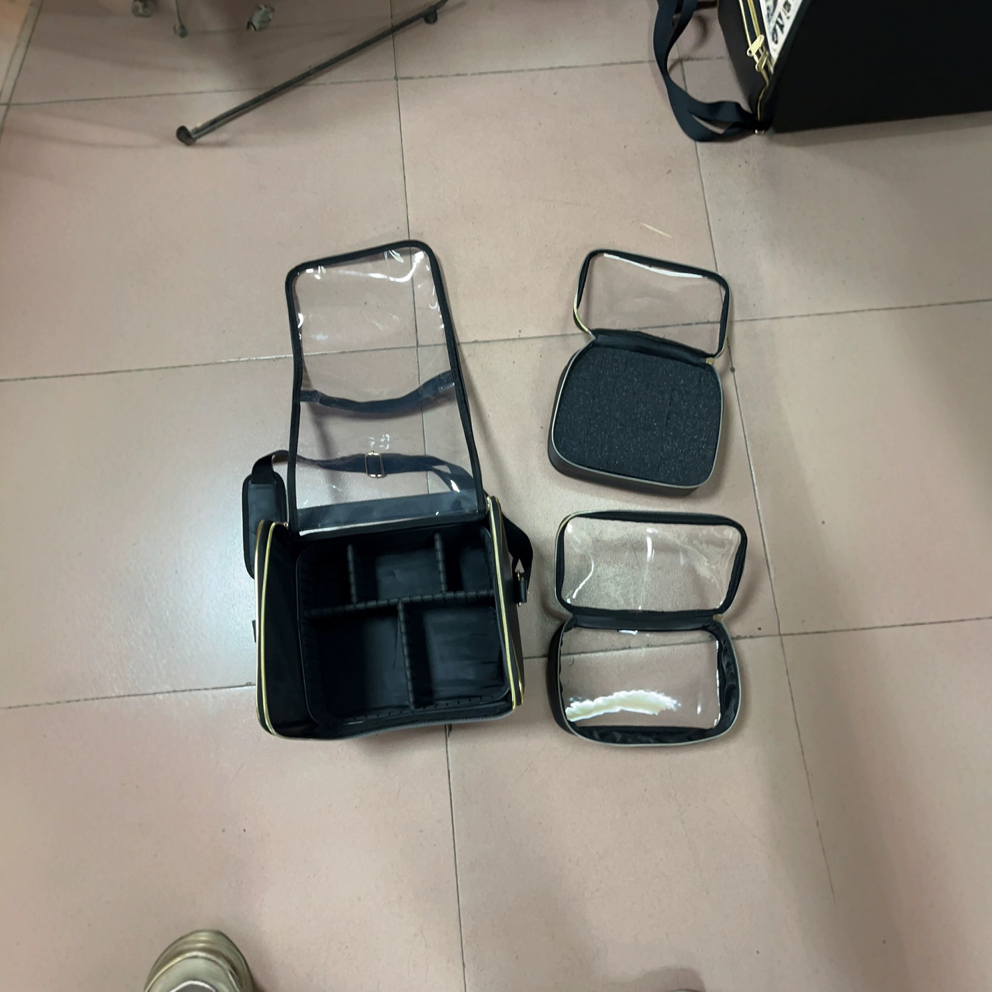 Pvc Transparent Toiletry Bag with Zipper, Pu Cosmetic Storage Packaging Bag, Printed Logo, Source for Dry and Wet Separation