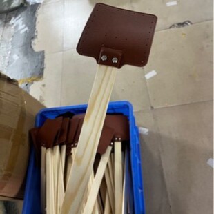 Factory Wholesale Leather Fly Swatter, Summer Mosquito-Killing Wooden Handle Swatter, European and American Style for Shops