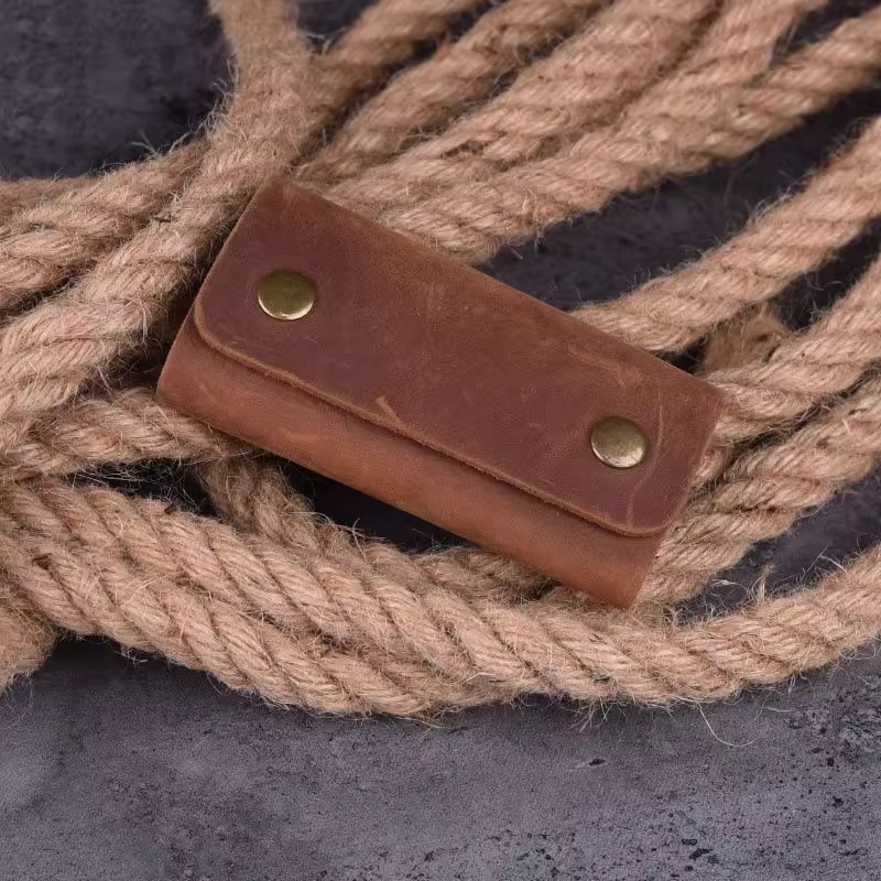 Portable Wear-Resistant Key Bag for Men and Women, Retro Genuine Leather Key Bag, Simple First-Layer Cowhide Keychain, Creative Design