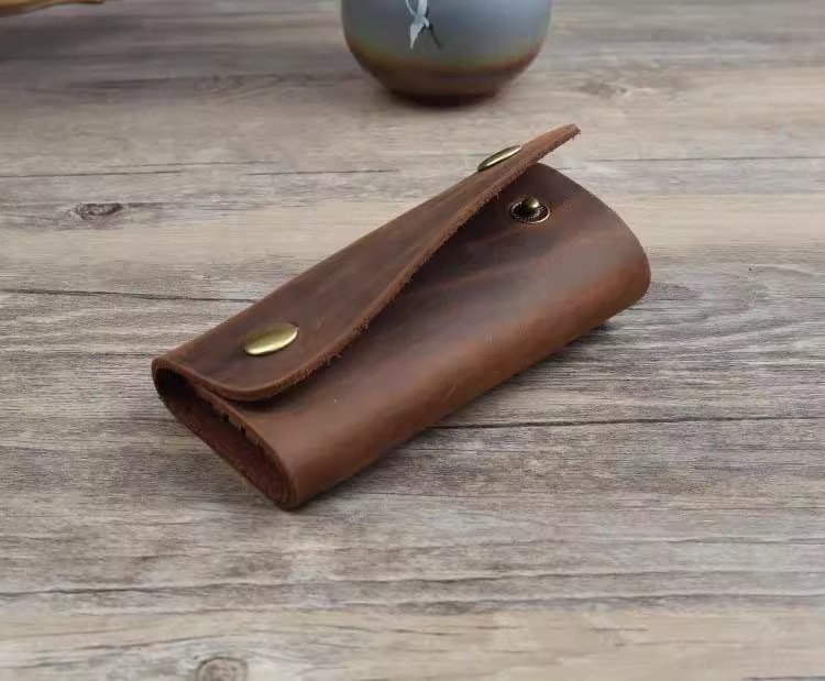 Portable Wear-Resistant Key Bag for Men and Women, Retro Genuine Leather Key Bag, Simple First-Layer Cowhide Keychain, Creative Design