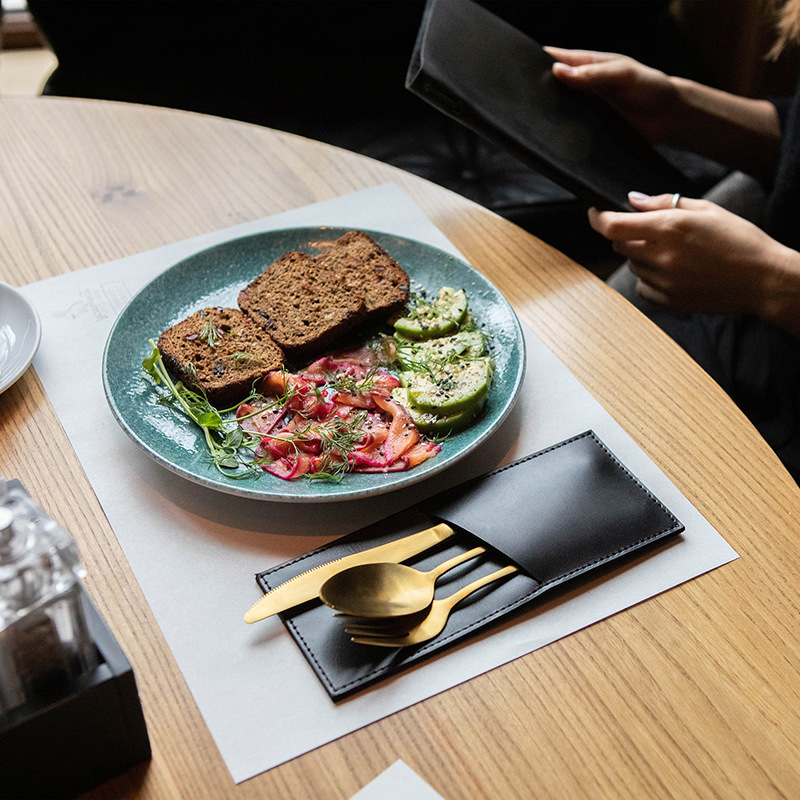 In-Stock European and American Western Dining Knife and Fork Storage Leather Case Restaurant Steak Cutlery Storage Bag Hotel Ceremonial Cutlery Leather Case