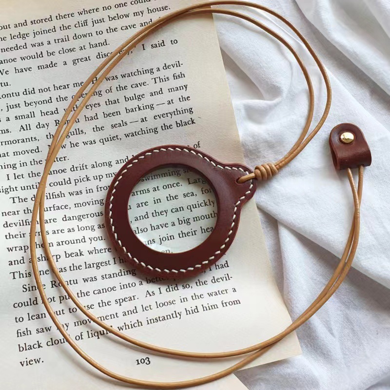 Casual Pure Color Adjustable Hanging Neck Magnifying Glass Leather Case for the Elderly and Elderly High-Power Portable Magnifying Glass Protective Cover