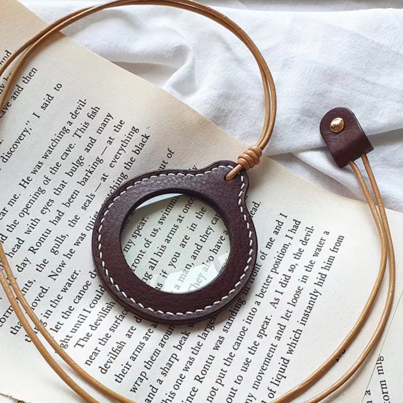 Casual Pure Color Adjustable Hanging Neck Magnifying Glass Leather Case for the Elderly and Elderly High-Power Portable Magnifying Glass Protective Cover