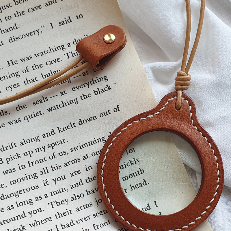 Casual Pure Color Adjustable Hanging Neck Magnifying Glass Leather Case for the Elderly and Elderly High-Power Portable Magnifying Glass Protective Cover