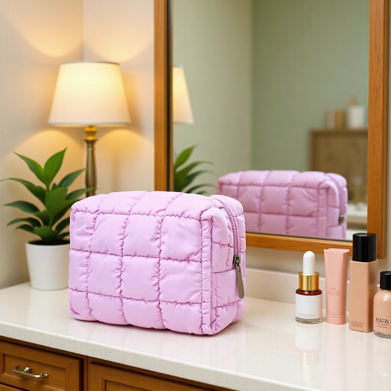Source Factory Quilted Cosmetic Bag Zipper Opening Soft Skin Care Product Cosmetics Bag Multi-Functional Toiletry Bag
