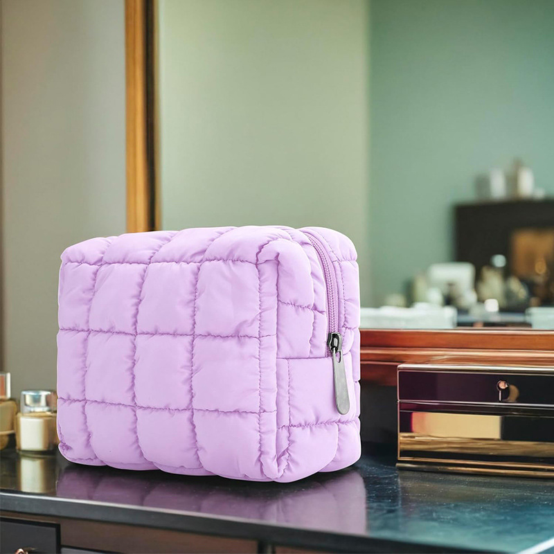 Source Factory Quilted Cosmetic Bag Zipper Opening Soft Skin Care Product Cosmetics Bag Multi-Functional Toiletry Bag