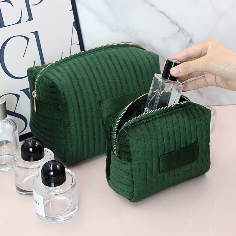 Spot New Velvet Cosmetic Bag, Soft and Skin-Friendly Skin Care Product Storage Bag, Autumn and Winter Large-Capacity Toiletry Bag