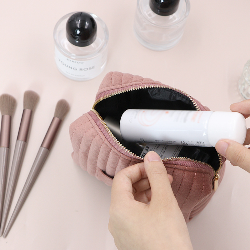 Spot New Velvet Cosmetic Bag, Soft and Skin-Friendly Skin Care Product Storage Bag, Autumn and Winter Large-Capacity Toiletry Bag