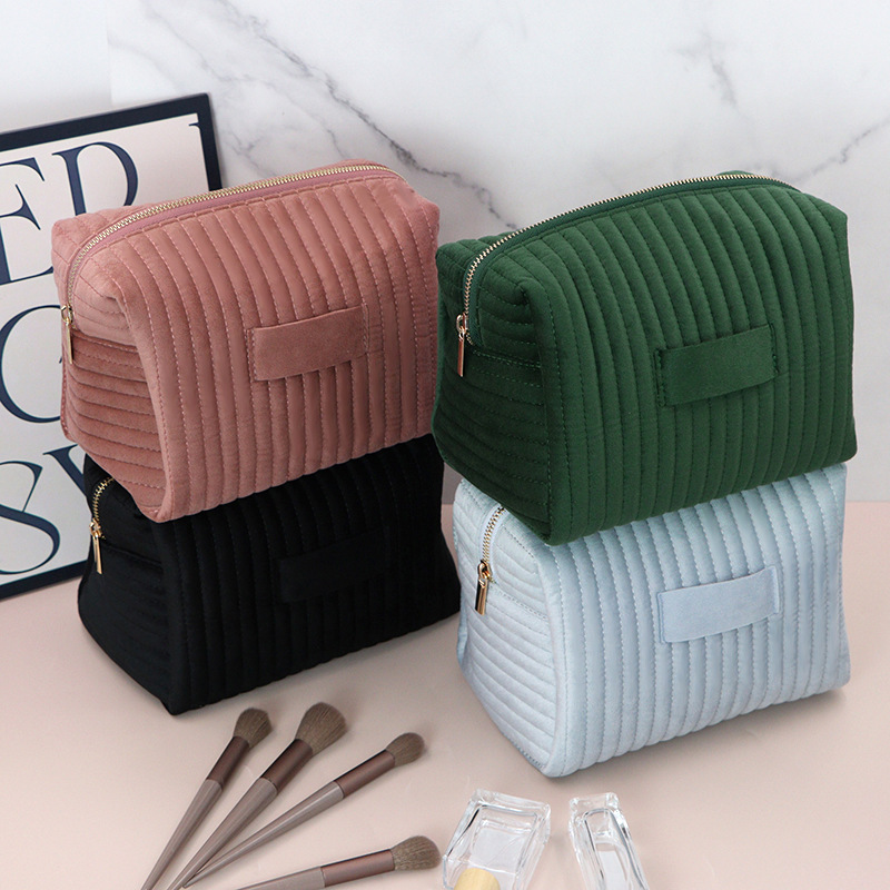 Spot New Velvet Cosmetic Bag, Soft and Skin-Friendly Skin Care Product Storage Bag, Autumn and Winter Large-Capacity Toiletry Bag