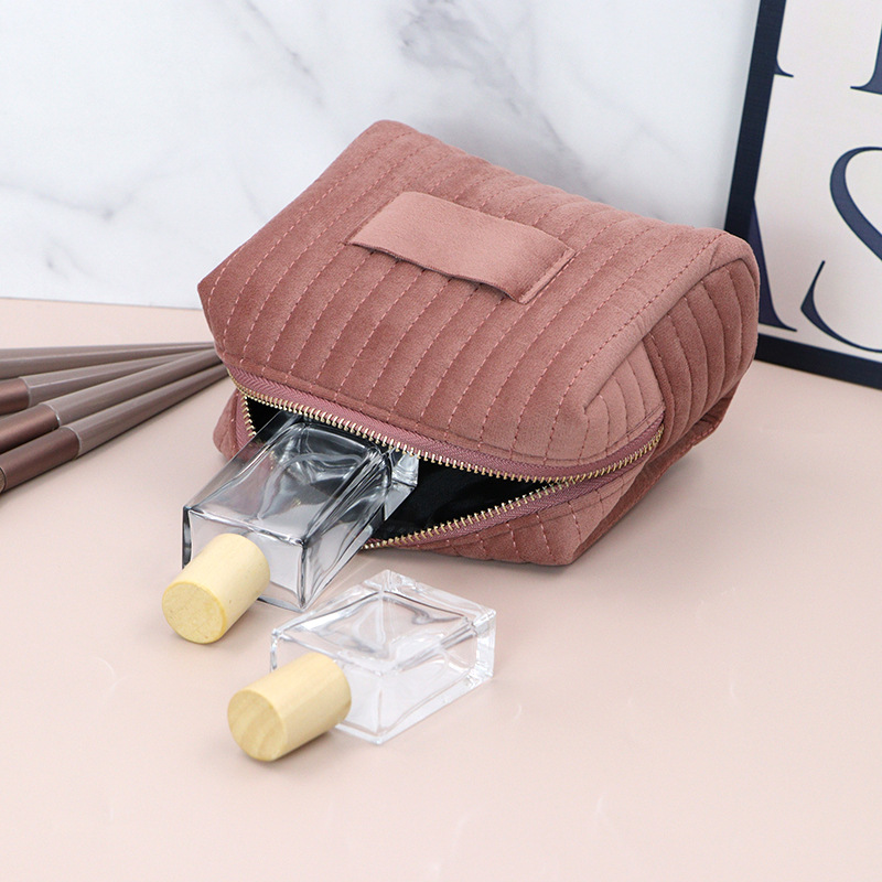 Spot New Velvet Cosmetic Bag, Soft and Skin-Friendly Skin Care Product Storage Bag, Autumn and Winter Large-Capacity Toiletry Bag