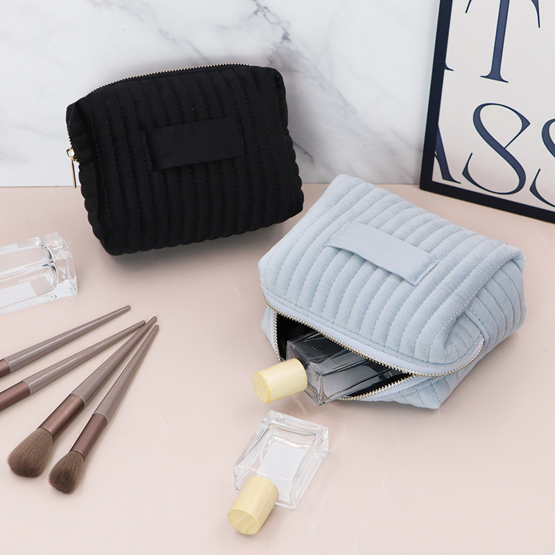 Spot New Velvet Cosmetic Bag, Soft and Skin-Friendly Skin Care Product Storage Bag, Autumn and Winter Large-Capacity Toiletry Bag