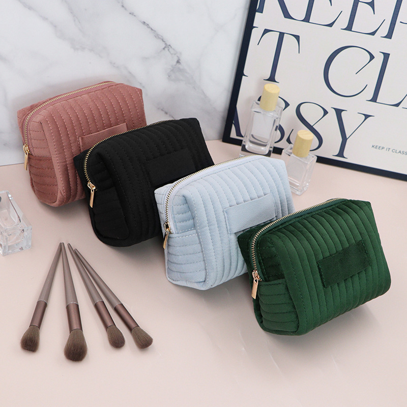 Spot New Velvet Cosmetic Bag, Soft and Skin-Friendly Skin Care Product Storage Bag, Autumn and Winter Large-Capacity Toiletry Bag