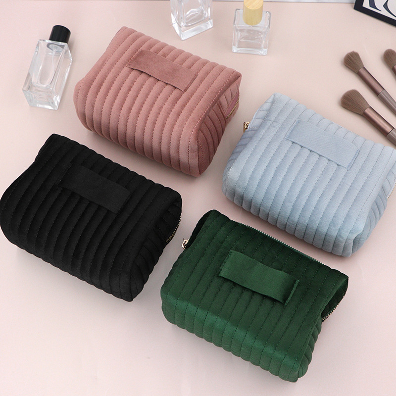 Spot New Velvet Cosmetic Bag, Soft and Skin-Friendly Skin Care Product Storage Bag, Autumn and Winter Large-Capacity Toiletry Bag