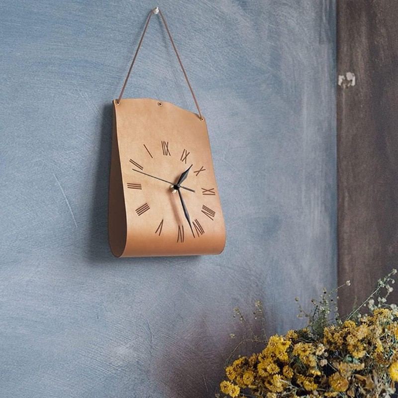 Nordic Style Leather Wall Clock Literary Retro Living Room Wall Clock Leisure B&B Wall Clock Ornaments Cafe Decorative Wall Clock