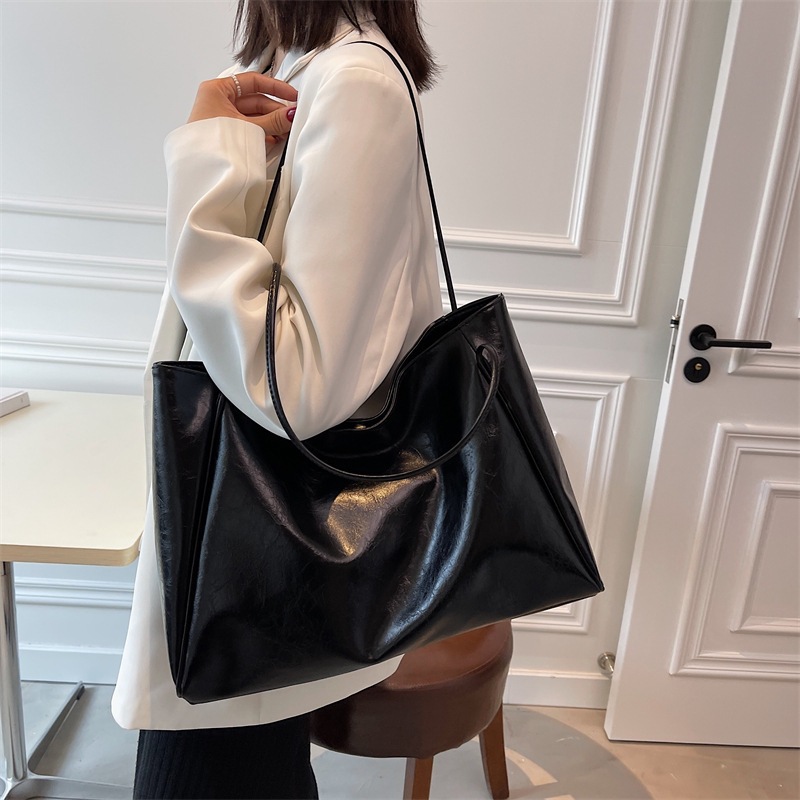 New Trendy Ins Women's Shoulder Fashion Textured Handbag Large Capacity Versatile Tote Bag Small Manufacturer