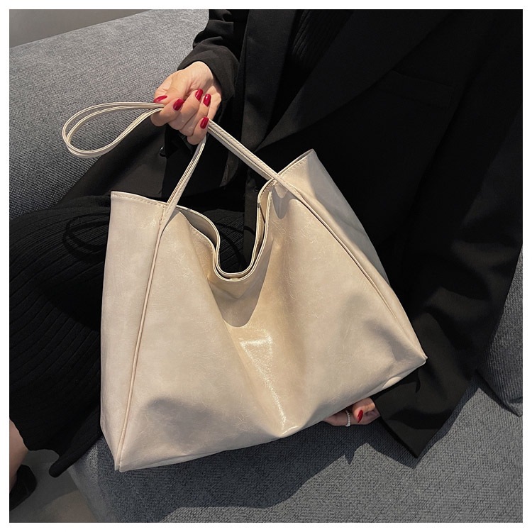 New Trendy Ins Women's Shoulder Fashion Textured Handbag Large Capacity Versatile Tote Bag Small Manufacturer