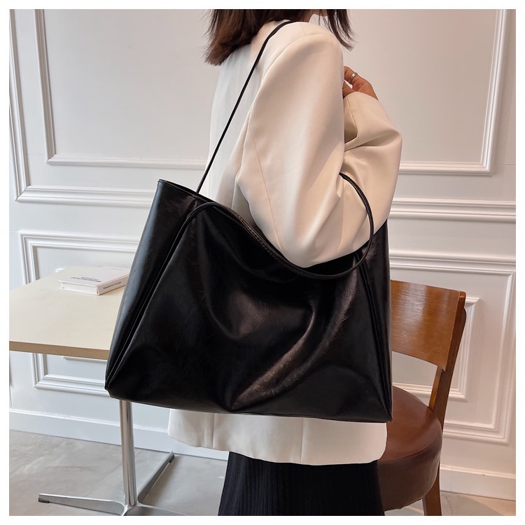New Trendy Ins Women's Shoulder Fashion Textured Handbag Large Capacity Versatile Tote Bag Small Manufacturer