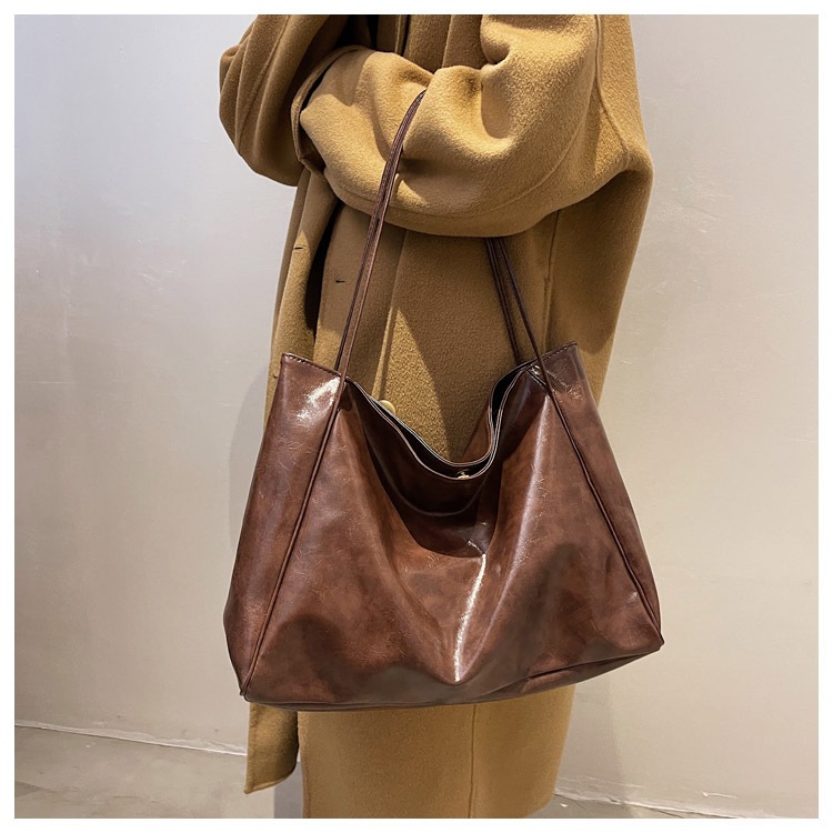 New Trendy Ins Women's Shoulder Fashion Textured Handbag Large Capacity Versatile Tote Bag Small Manufacturer