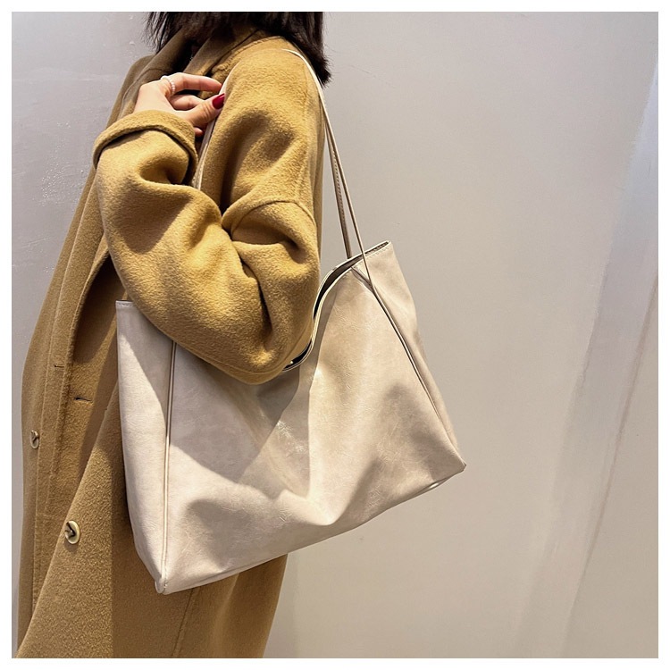New Trendy Ins Women's Shoulder Fashion Textured Handbag Large Capacity Versatile Tote Bag Small Manufacturer
