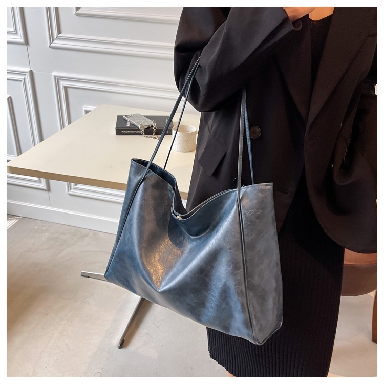 New Trendy Ins Women's Shoulder Fashion Textured Handbag Large Capacity Versatile Tote Bag Small Manufacturer
