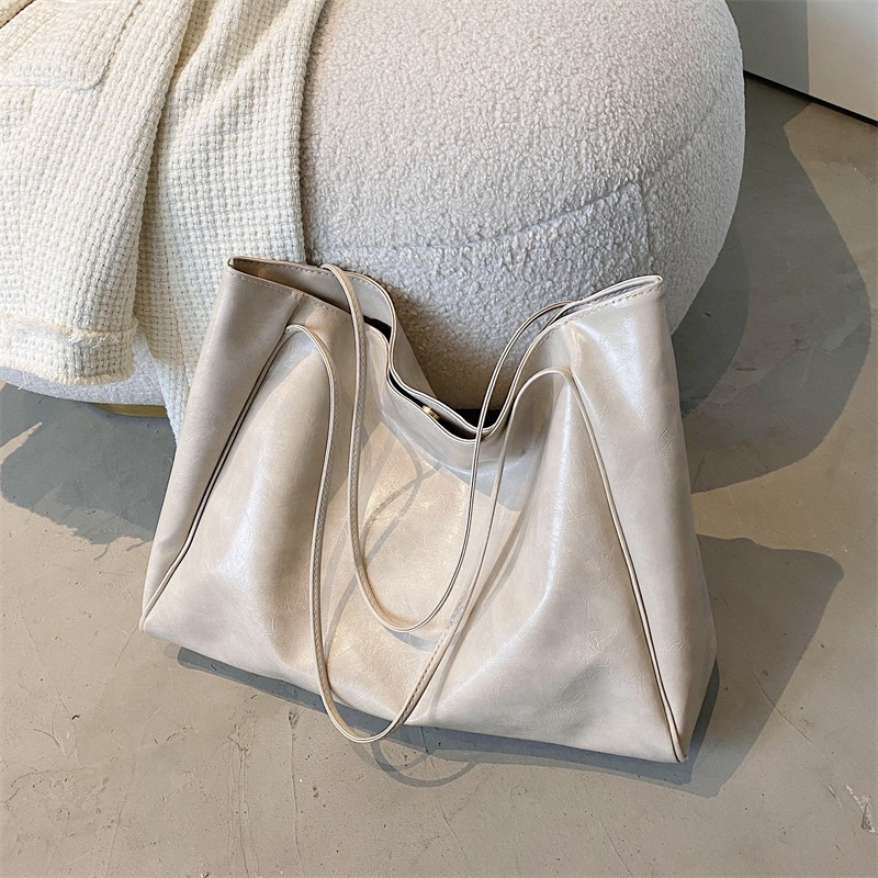 New Trendy Ins Women's Shoulder Fashion Textured Handbag Large Capacity Versatile Tote Bag Small Manufacturer